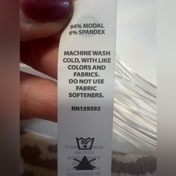 Glyder Lounge Long Sleevee in Oatmilk Leopard size M Soft - Picture 7 of 16